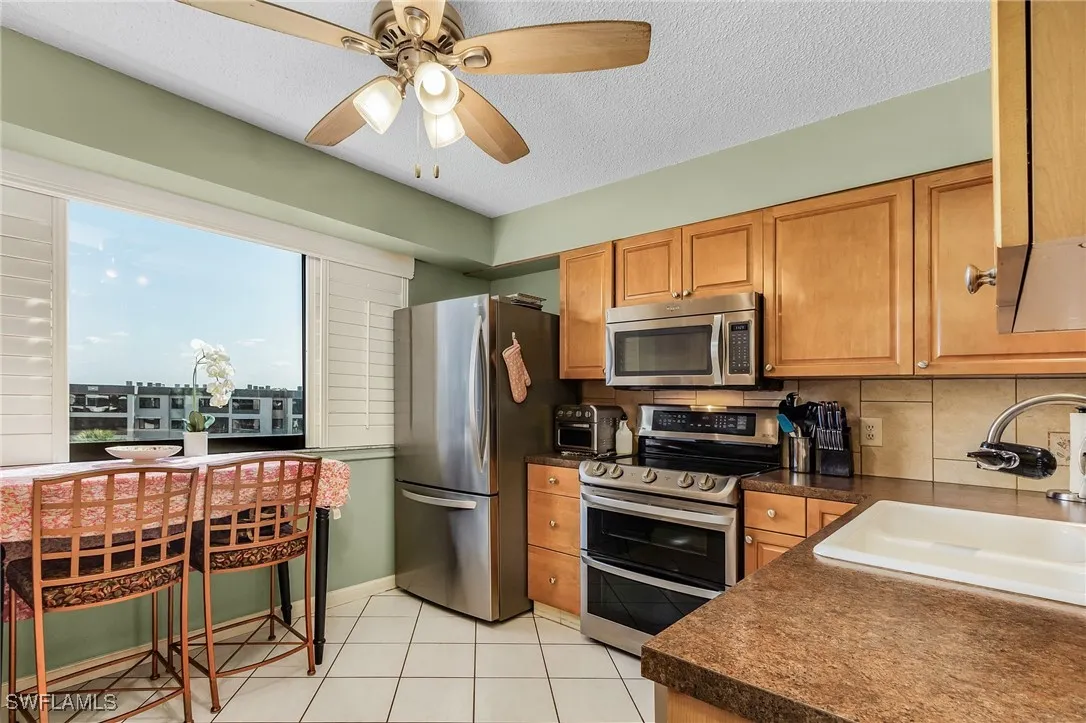 Fort Myers, Florida 33907, United States, 2 Bedrooms Bedrooms, ,2 BathroomsBathrooms,Residential,Active,28099