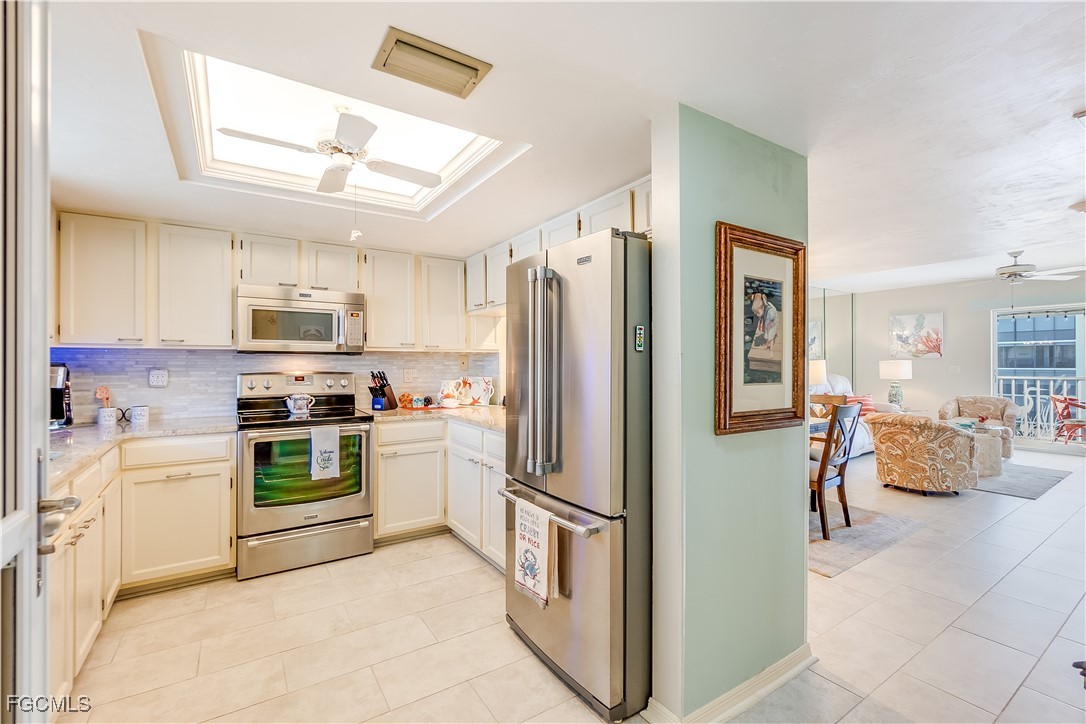 4531 Bay Beach Lane 337