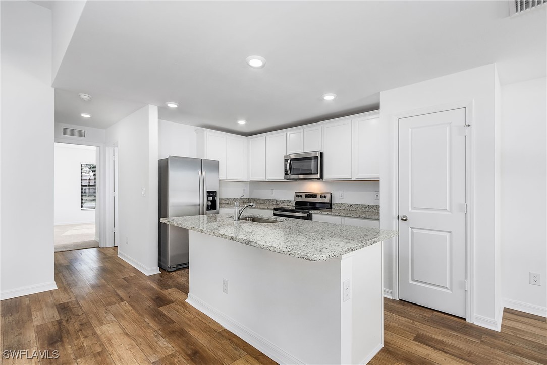 3926 SW Santa Barbara Place