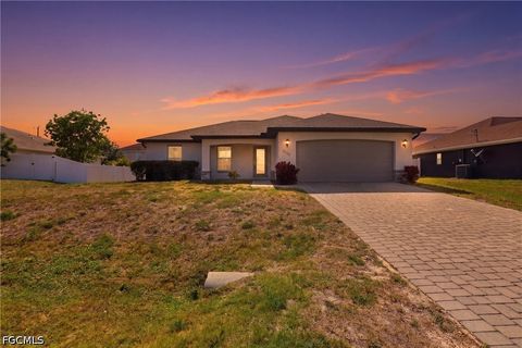 Photo of 2812 NE 2nd Place, Cape Coral, FL 33909 (MLS # 2026020089)