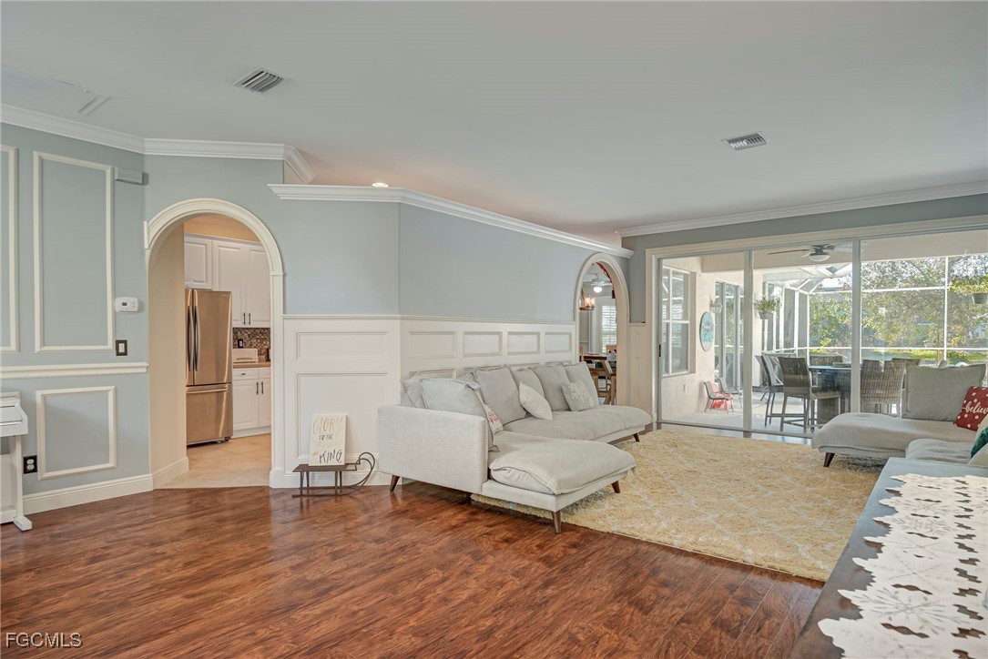 9953 Colonial Walk N