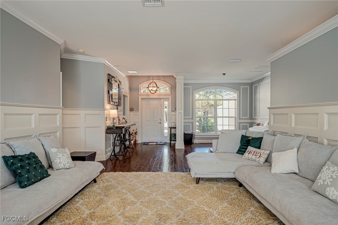 9953 Colonial Walk N