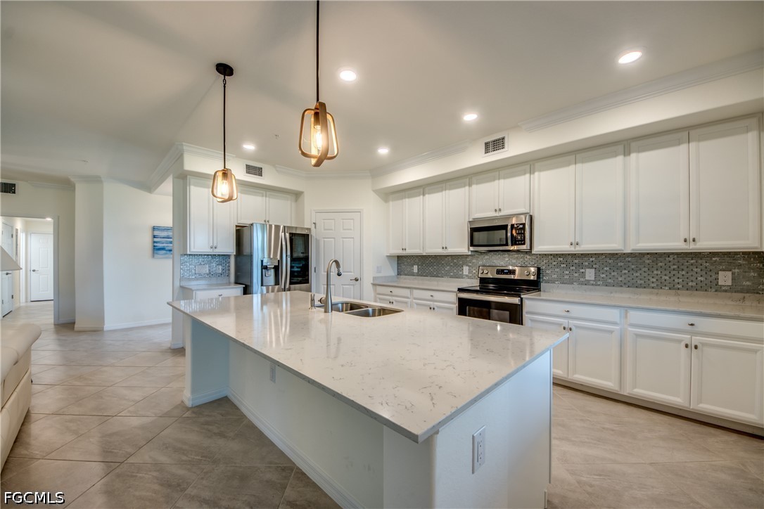 12048 Hawthorn Lake Drive 101