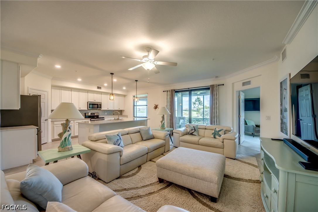 12048 Hawthorn Lake Drive 101