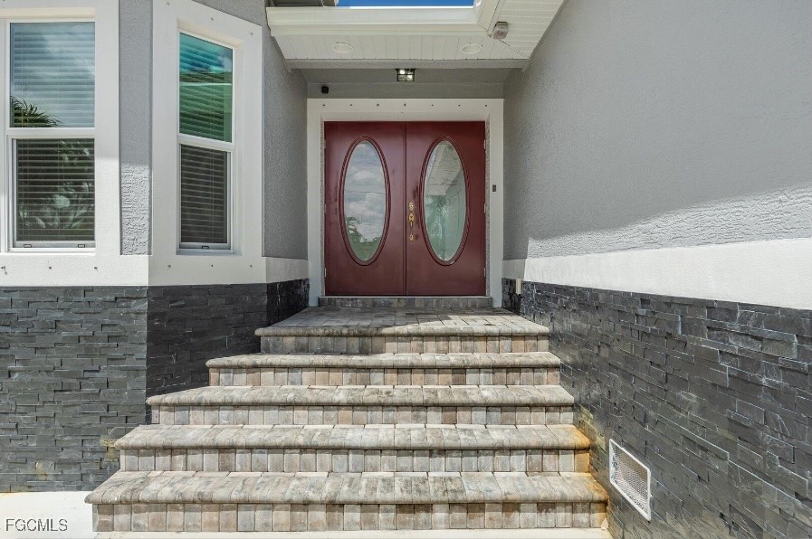 4885 E Riverside Drive