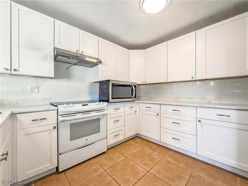 6302 Royal Woods Drive