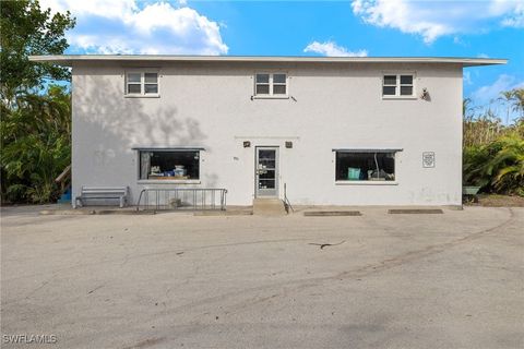 905 Fitzhugh Street Sanibel FL 33957