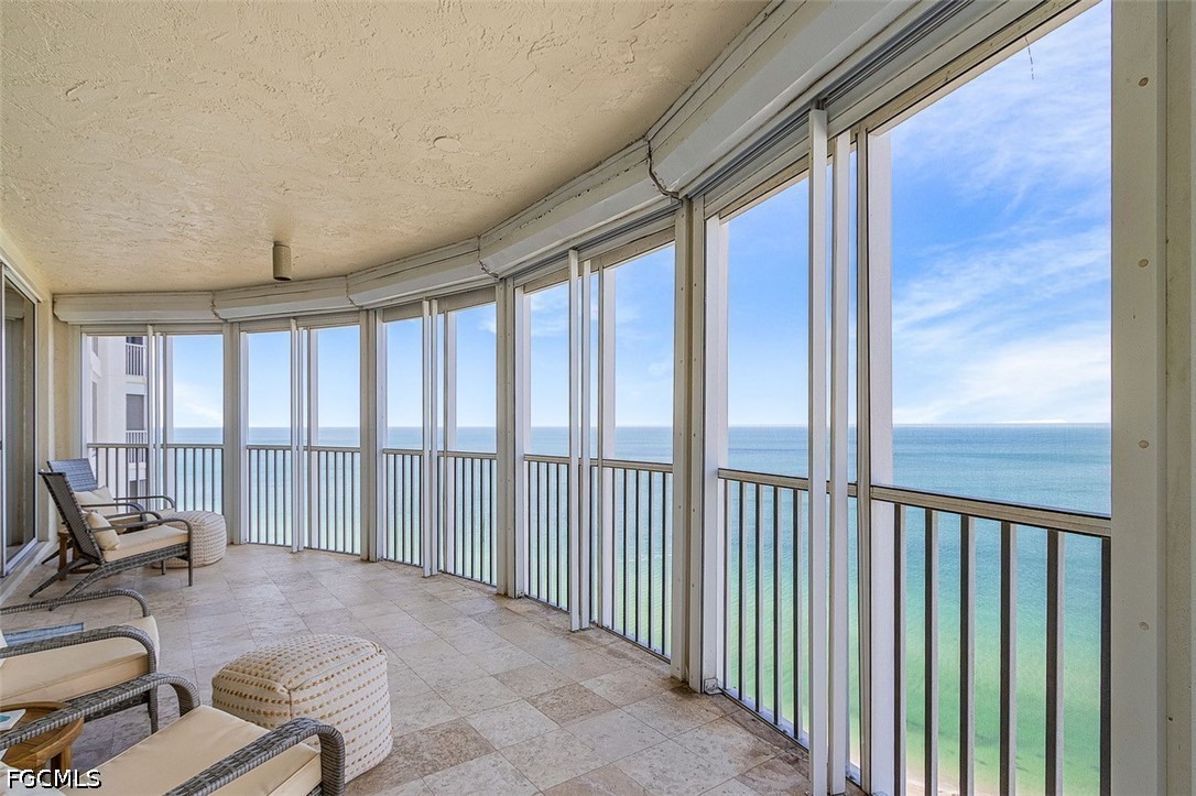 8111 Bay Colony Drive 1904
