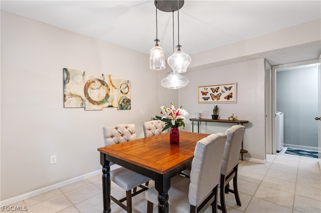 5258 Cedarbend Drive 2