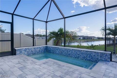 8824 Cascade Price Circle North Fort Myers FL 33917
