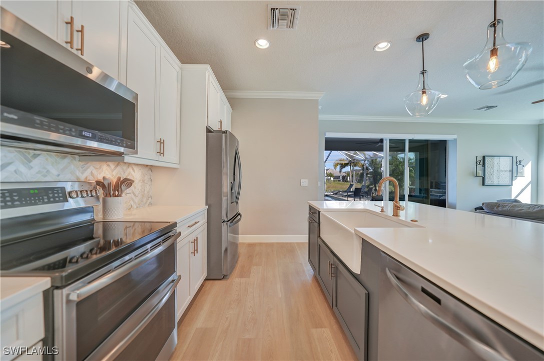 2737 Lambay Court