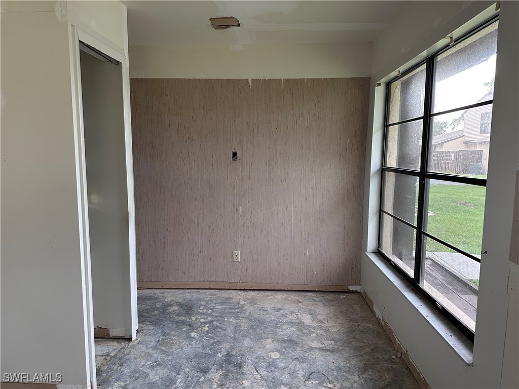 632 SE 12th Court 12