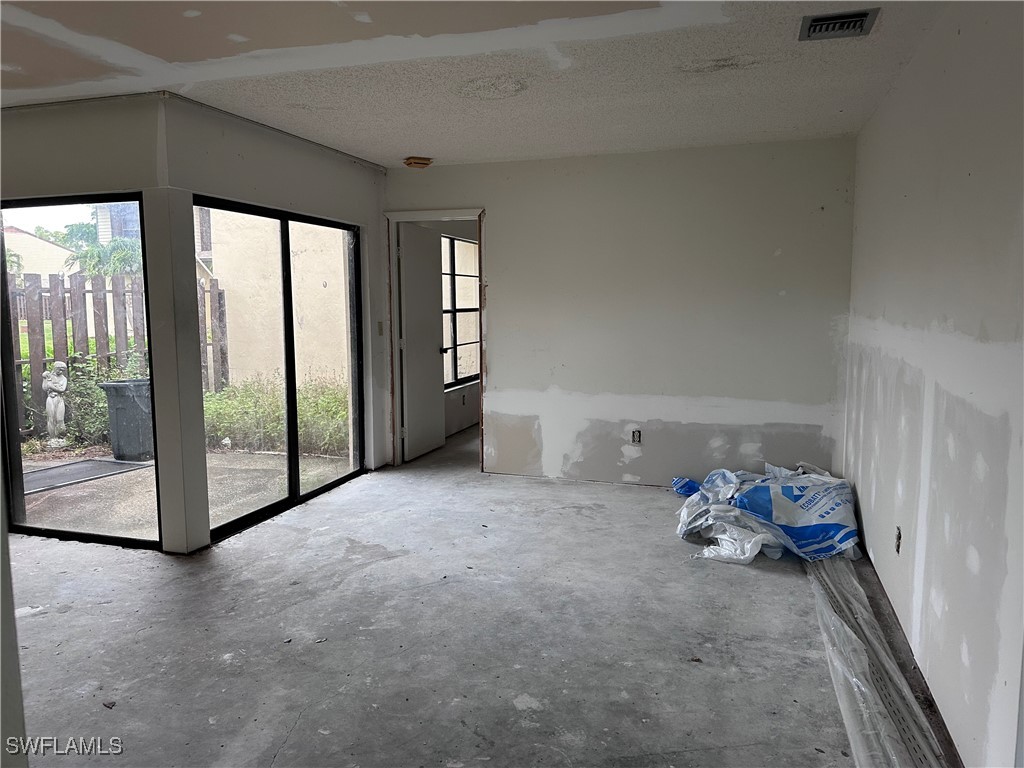 632 SE 12th Court 12
