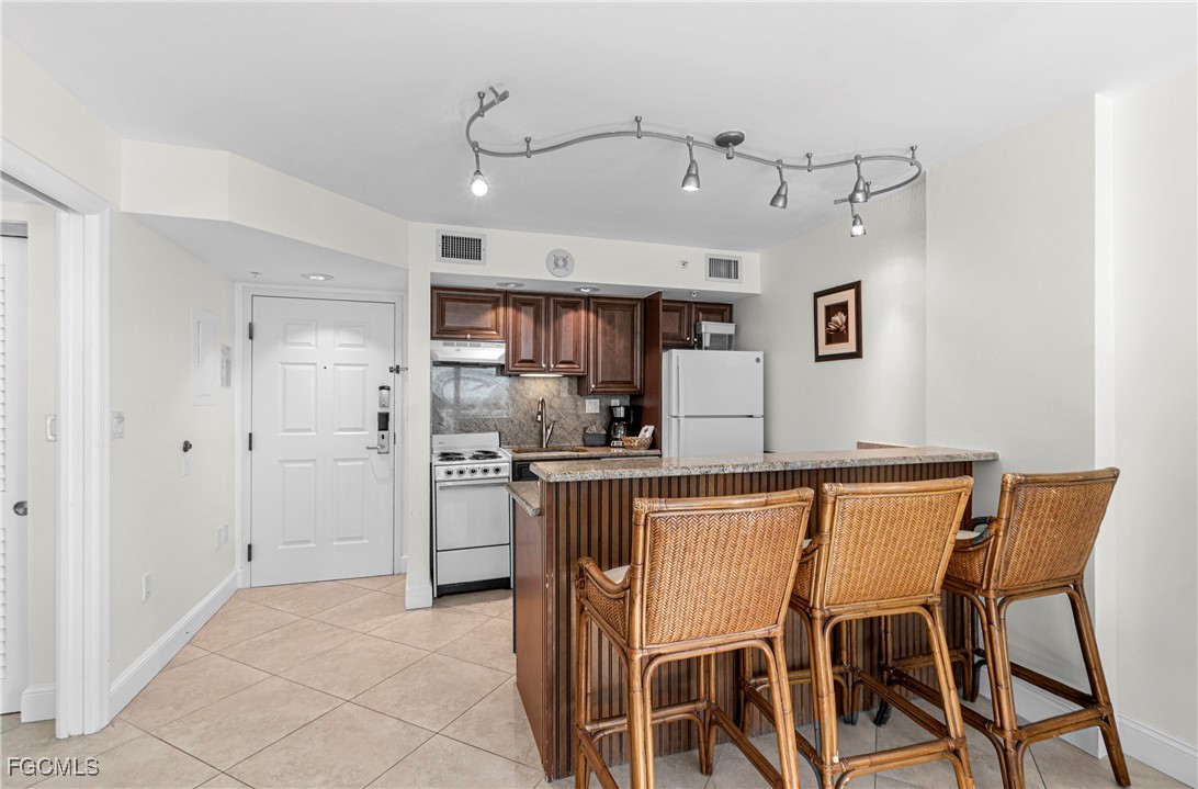 8771 Estero Boulevard 907