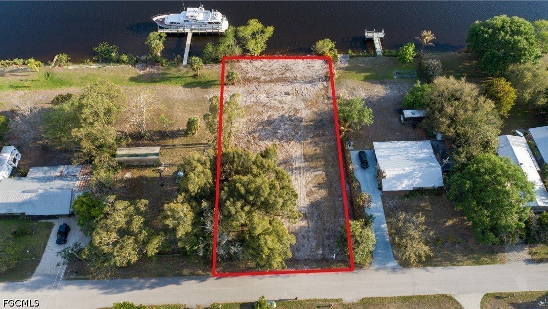 1035 W Anchor Lane