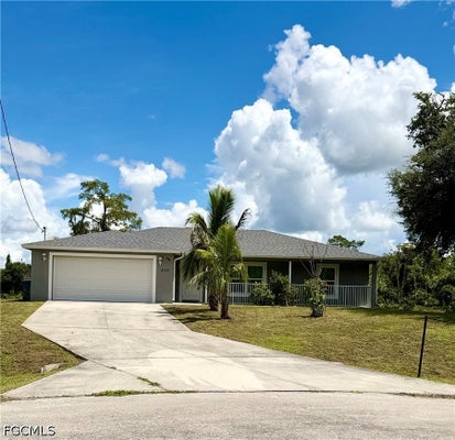8007 ROYAL CT, LABELLE, FL 33935 - Image b6b094e069b3874cd3f9fd8da233a42f/1057876705