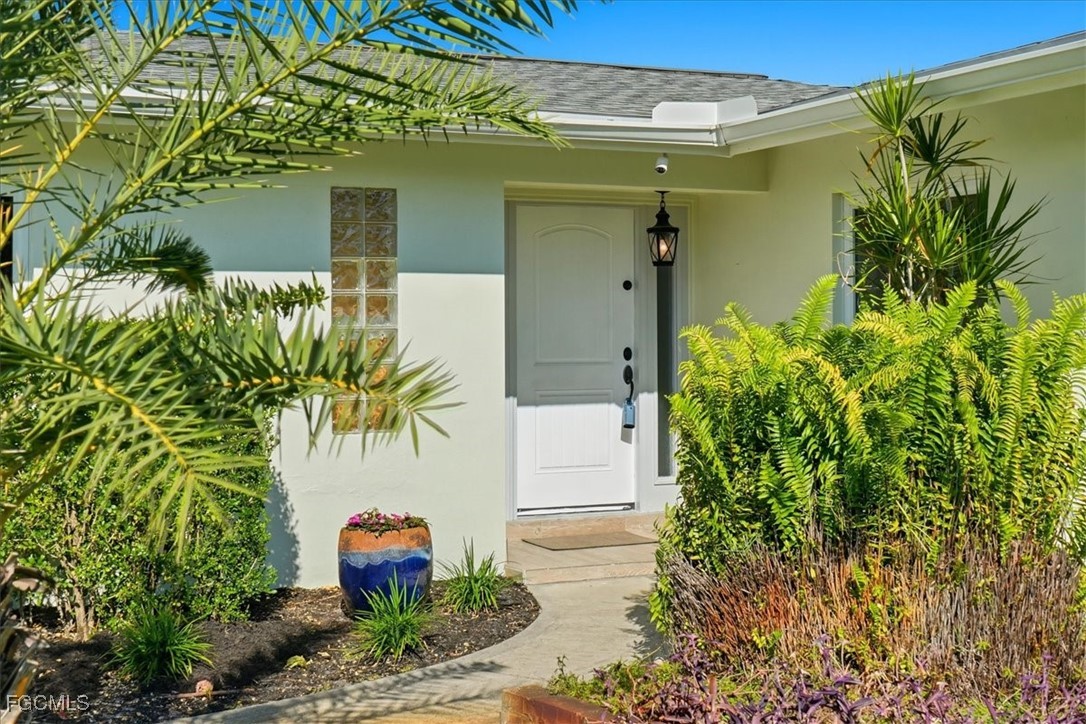 1023 El Valle Avenue