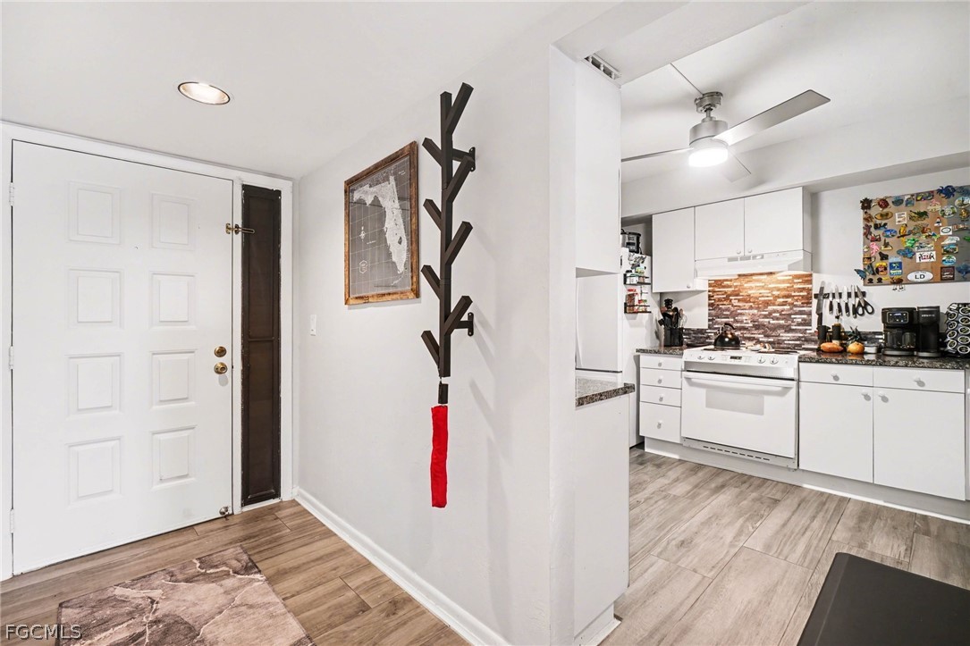 2069 W Lakeview Boulevard 5