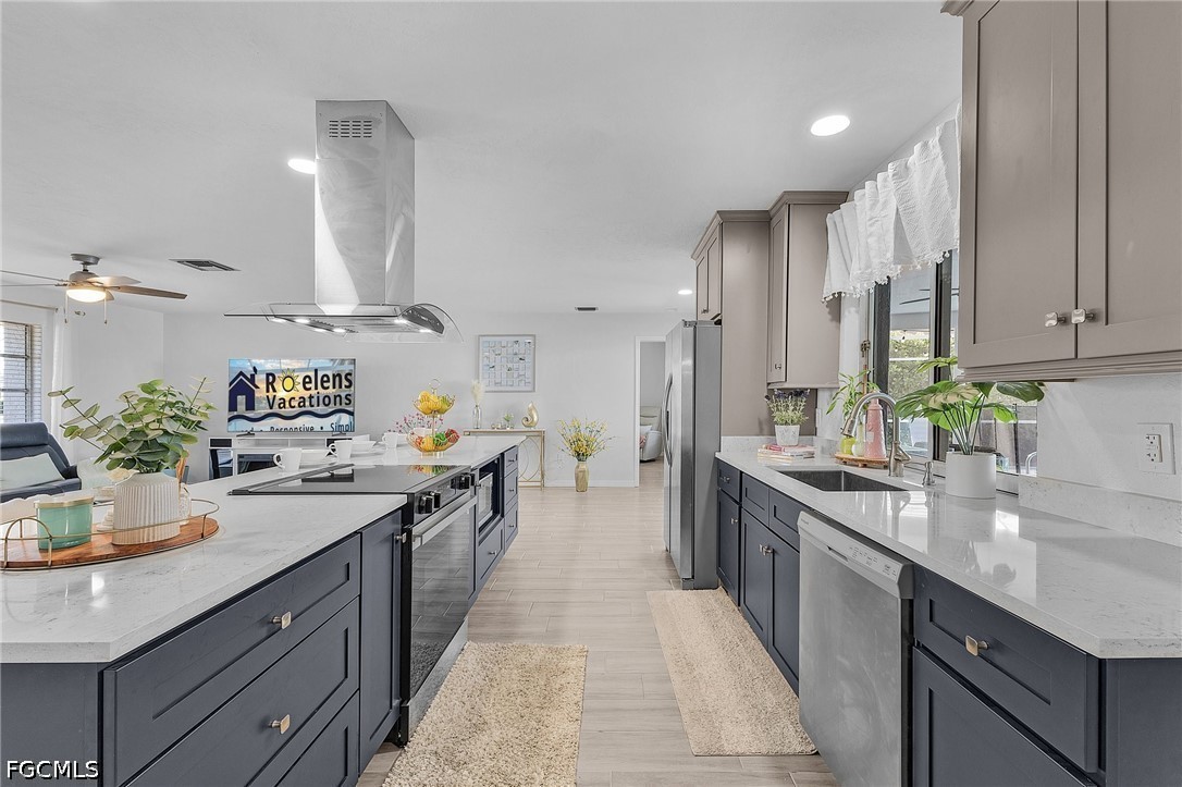 527 SW 57th Street