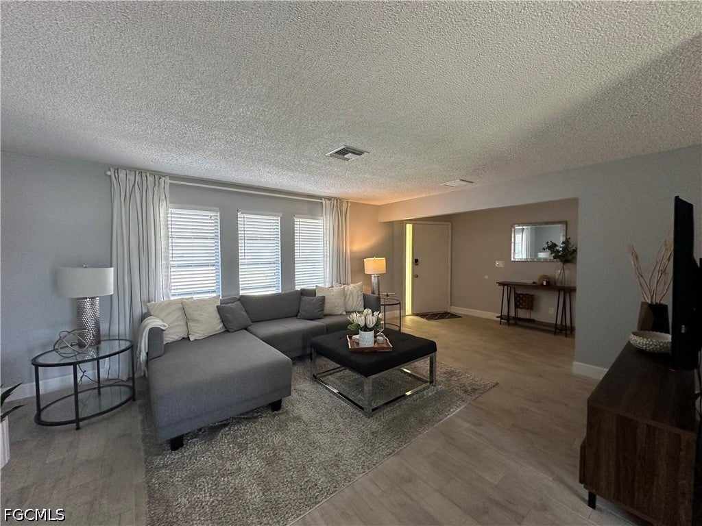 1201 SE 32nd Terrace