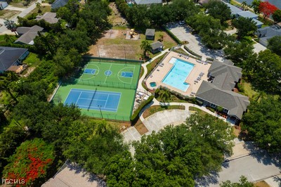 9201 Middle Oak Drive