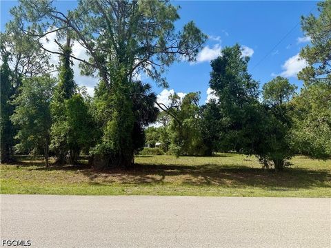 Tiny photo for 8270 Ebson Drive, North Fort Myers, FL 33917 (MLS # 2026022972)