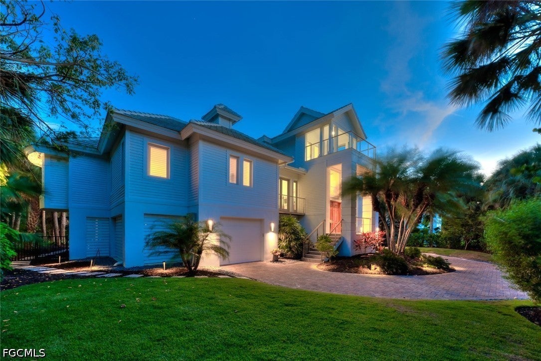 545 Lighthouse Way