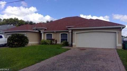 Photo of 1231 SE 6th Terrace, Cape Coral, FL 33990 (MLS # 2026039159)