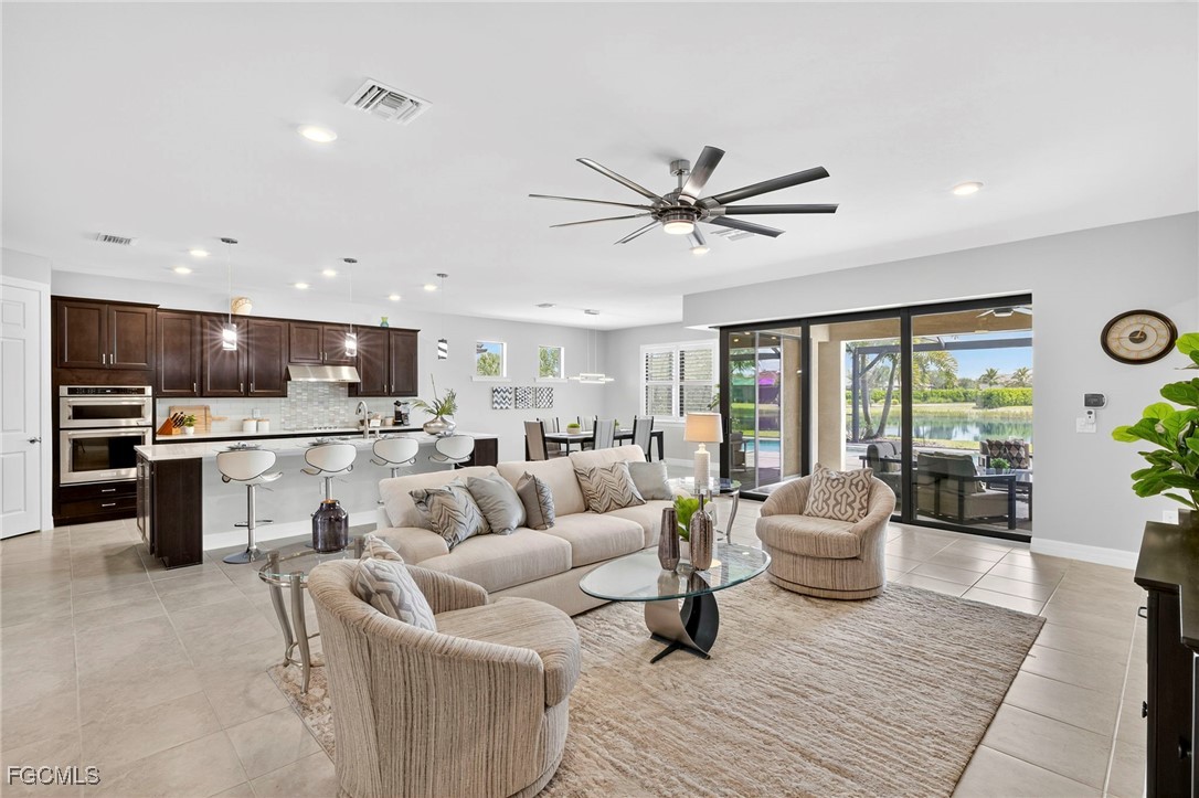 11283 Thurston Chase