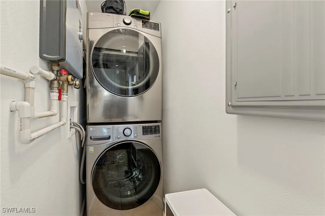 Naples, Florida 34112, United States, 2 Bedrooms Bedrooms, ,2 BathroomsBathrooms,Residential,Active,39428