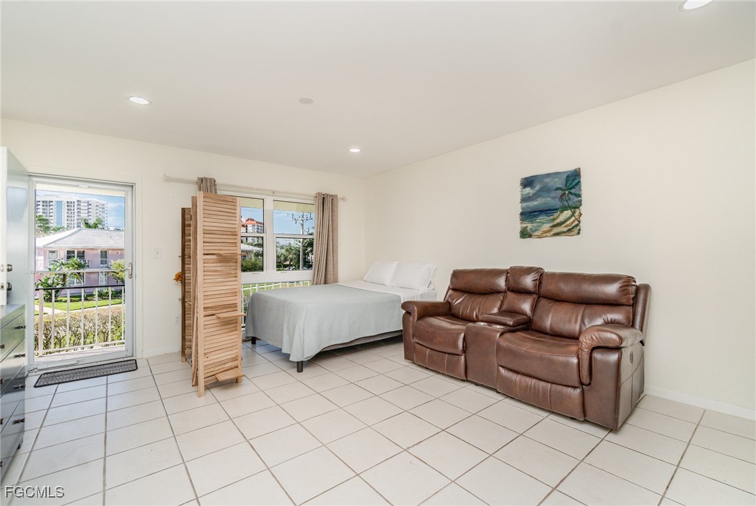 240 N Collier Boulevard F8