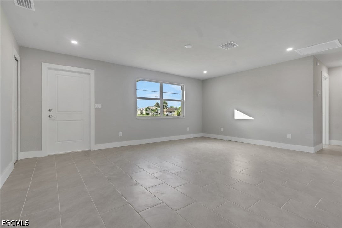 1011 NE Pine Island Lane