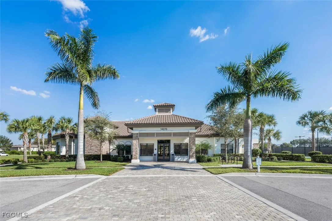 Fort Myers, Florida 33905, United States, 3 Bedrooms Bedrooms, ,3 BathroomsBathrooms,Residential,Active,215260