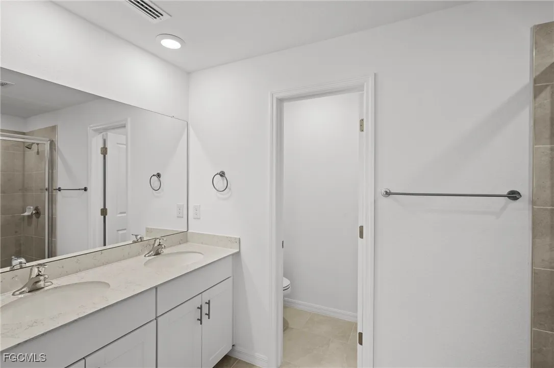 Fort Myers, Florida 33905, United States, 3 Bedrooms Bedrooms, ,3 BathroomsBathrooms,Residential,Active,215260