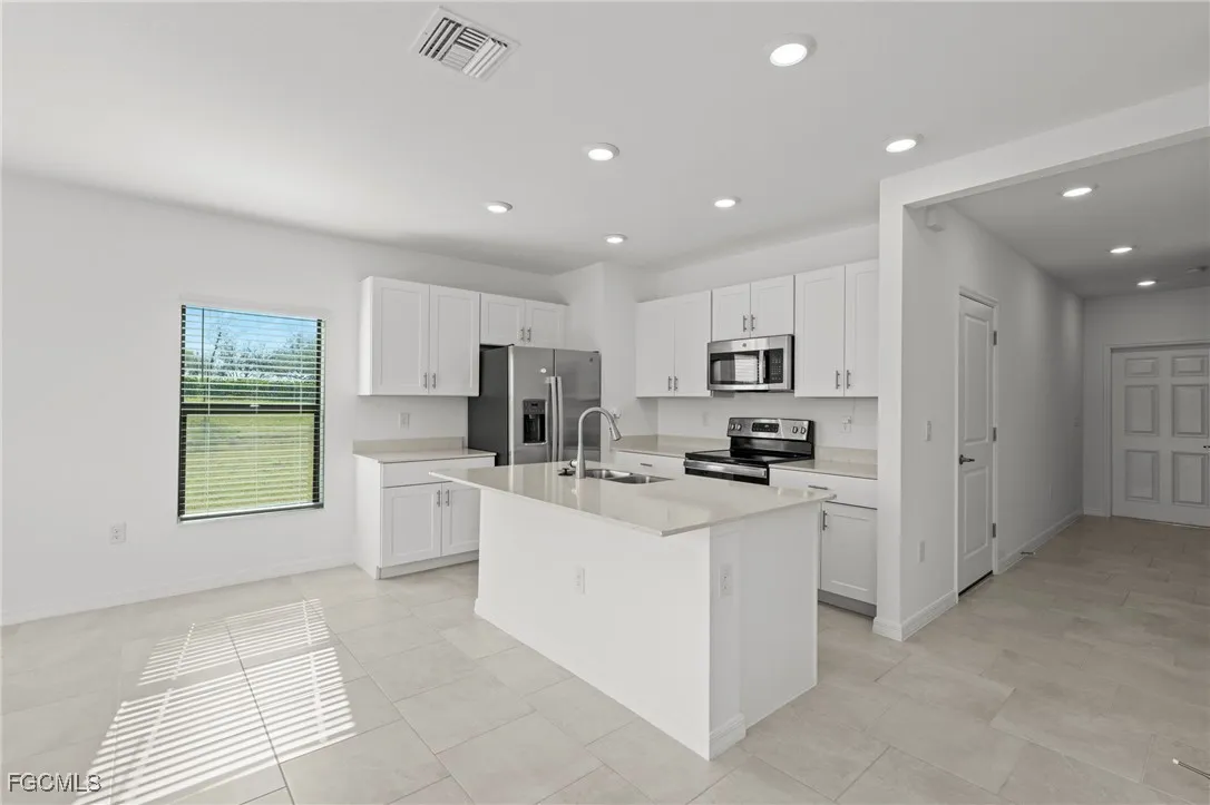 Fort Myers, Florida 33905, United States, 3 Bedrooms Bedrooms, ,3 BathroomsBathrooms,Residential,Active,215260