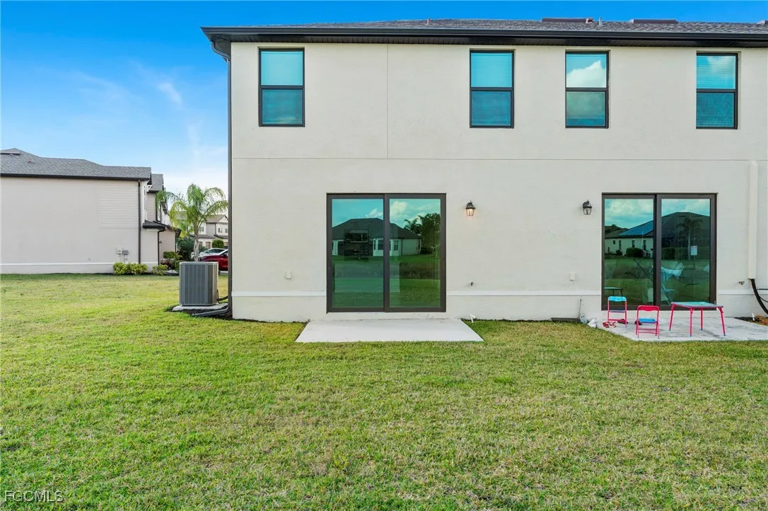 Fort Myers, Florida 33905, United States, 3 Bedrooms Bedrooms, ,3 BathroomsBathrooms,Residential,Active,215260