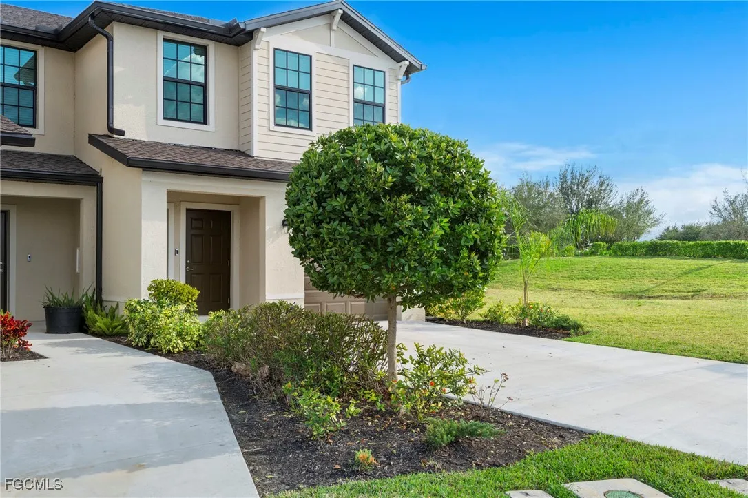 Fort Myers, Florida 33905, United States, 3 Bedrooms Bedrooms, ,3 BathroomsBathrooms,Residential,Active,215260