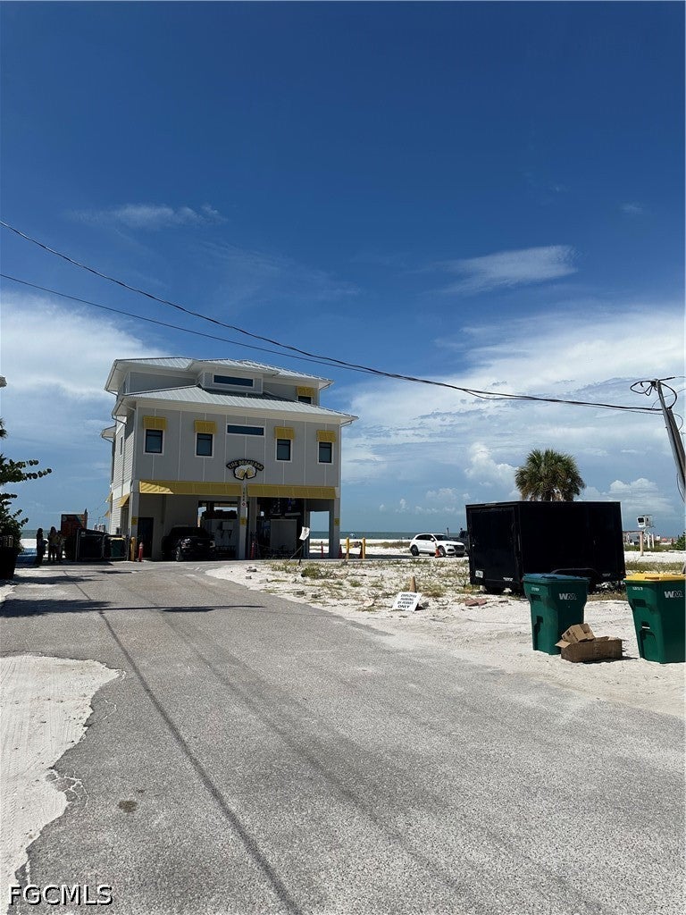 1698 Estero Boulevard