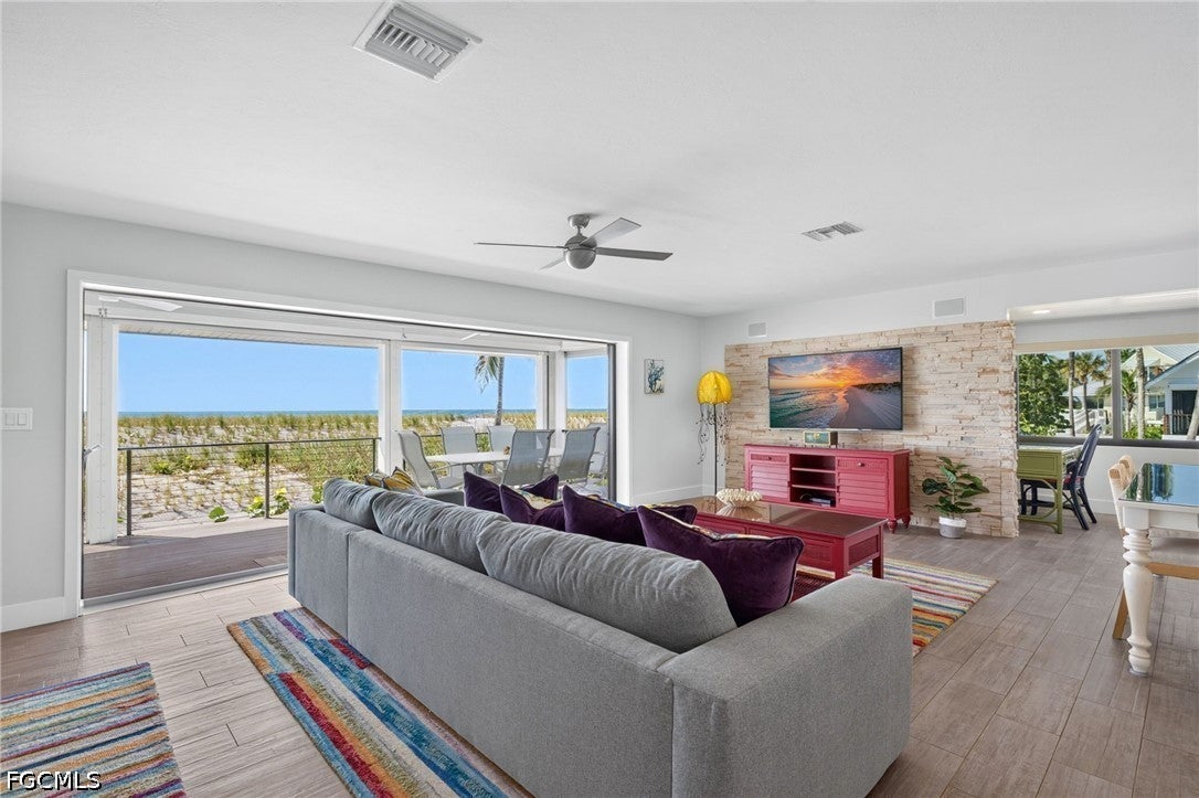 11 Beach Homes