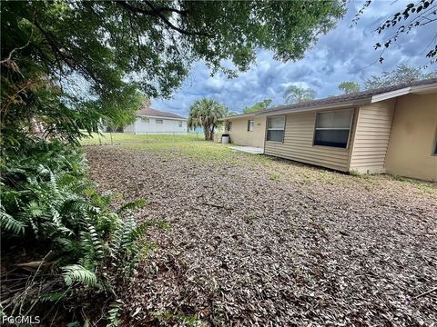 Tiny photo for 706 E 3rd Street, Lehigh Acres, FL 33936 (MLS # 2026018388)