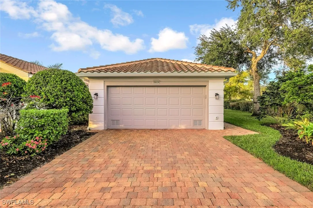 Bonita Springs, Florida 34135, United States, 2 Bedrooms Bedrooms, ,2 BathroomsBathrooms,Residential,Active,243410