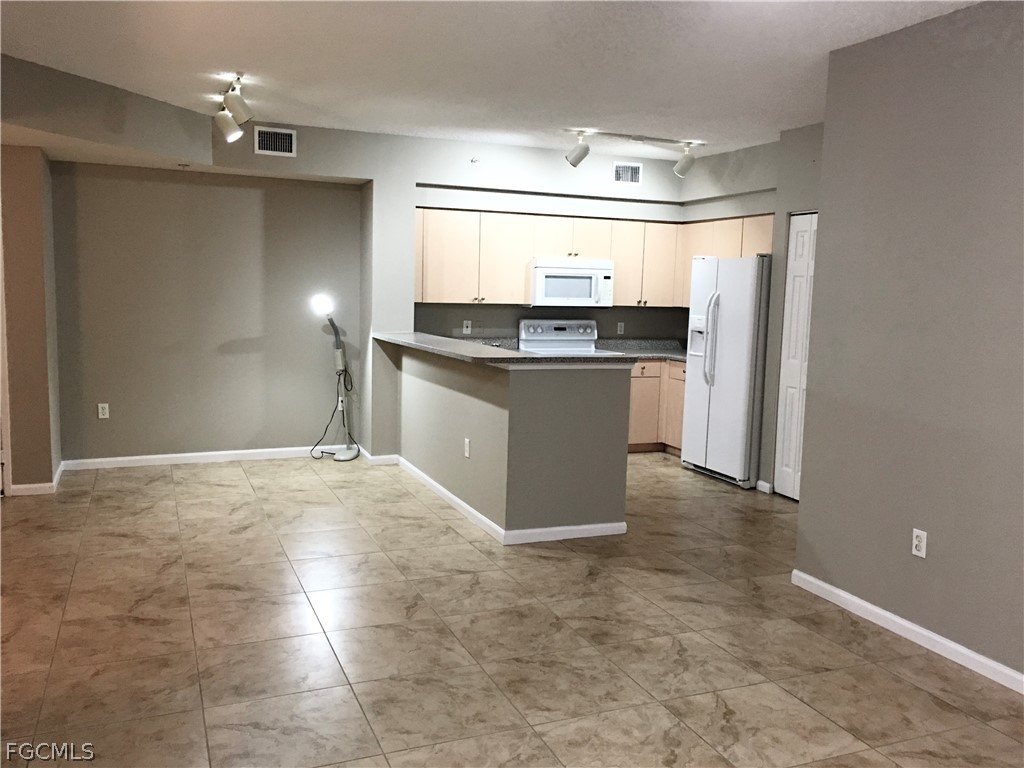 1230 Reserve Way 102