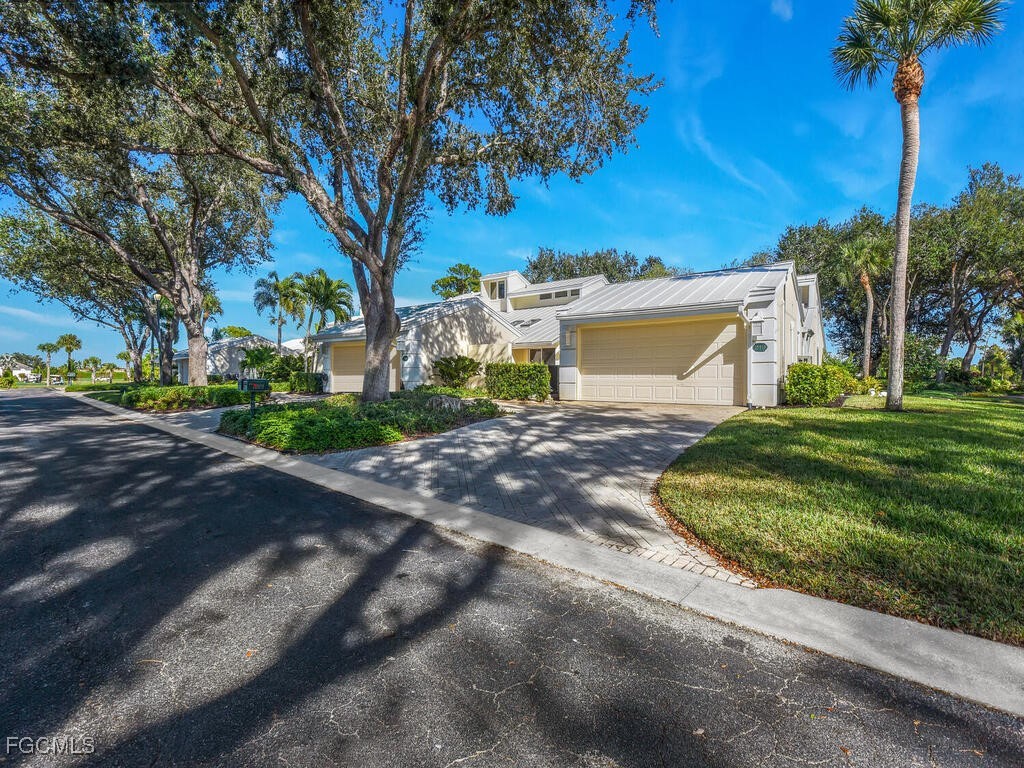 15573 Lockmaben Avenue