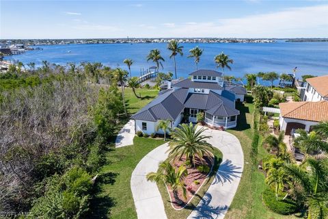 12201 Shoreview Drive Matlacha FL 33993