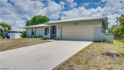 Tiny photo for 914 SE 28th Terrace, Cape Coral, FL 33904 (MLS # 2026021809)