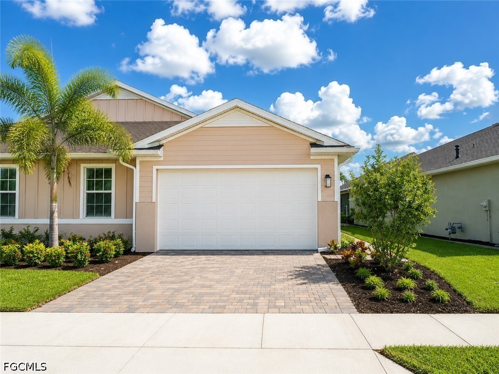Photo 1 of 17 — 43860 Blue Heron Lane, Punta Gorda, FL 33982