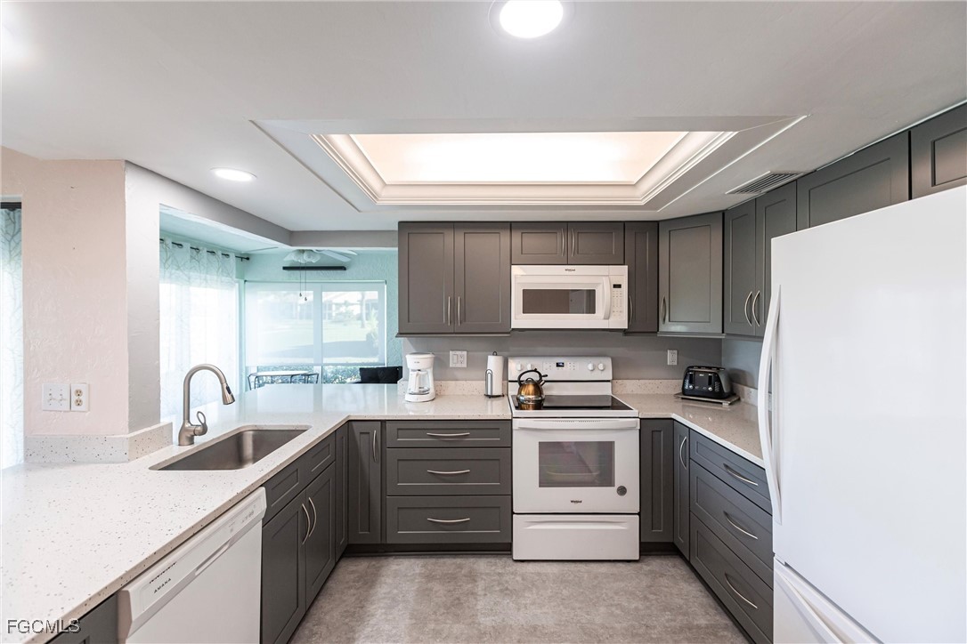 5565 Trailwinds Drive 216