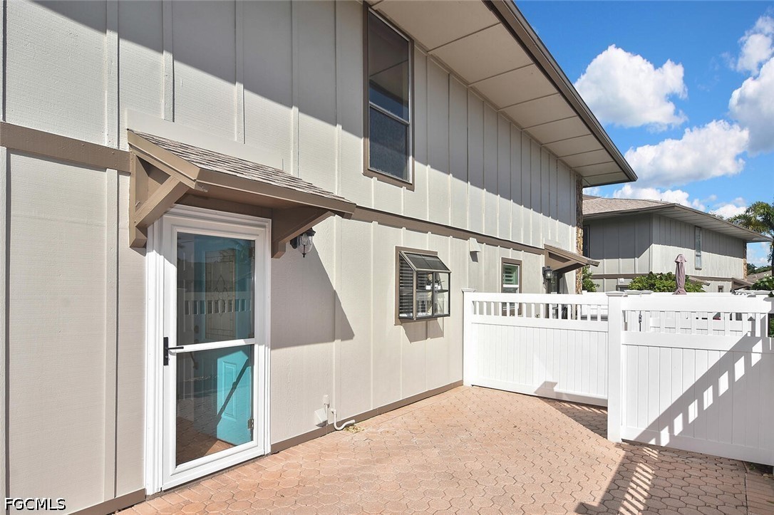 4295 Island Circle 2