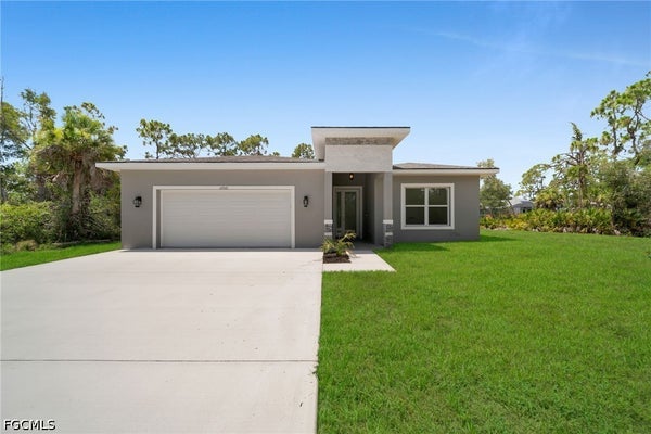 12061 ATOLL AVE, PORT CHARLOTTE, FL 33981 - Image bf47aeb5dc34c4cf3cd3c92332b30a67/3920113814
