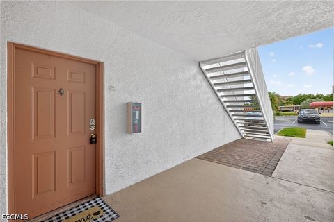 6401 Aragon Way 106 Fort Myers FL 33966